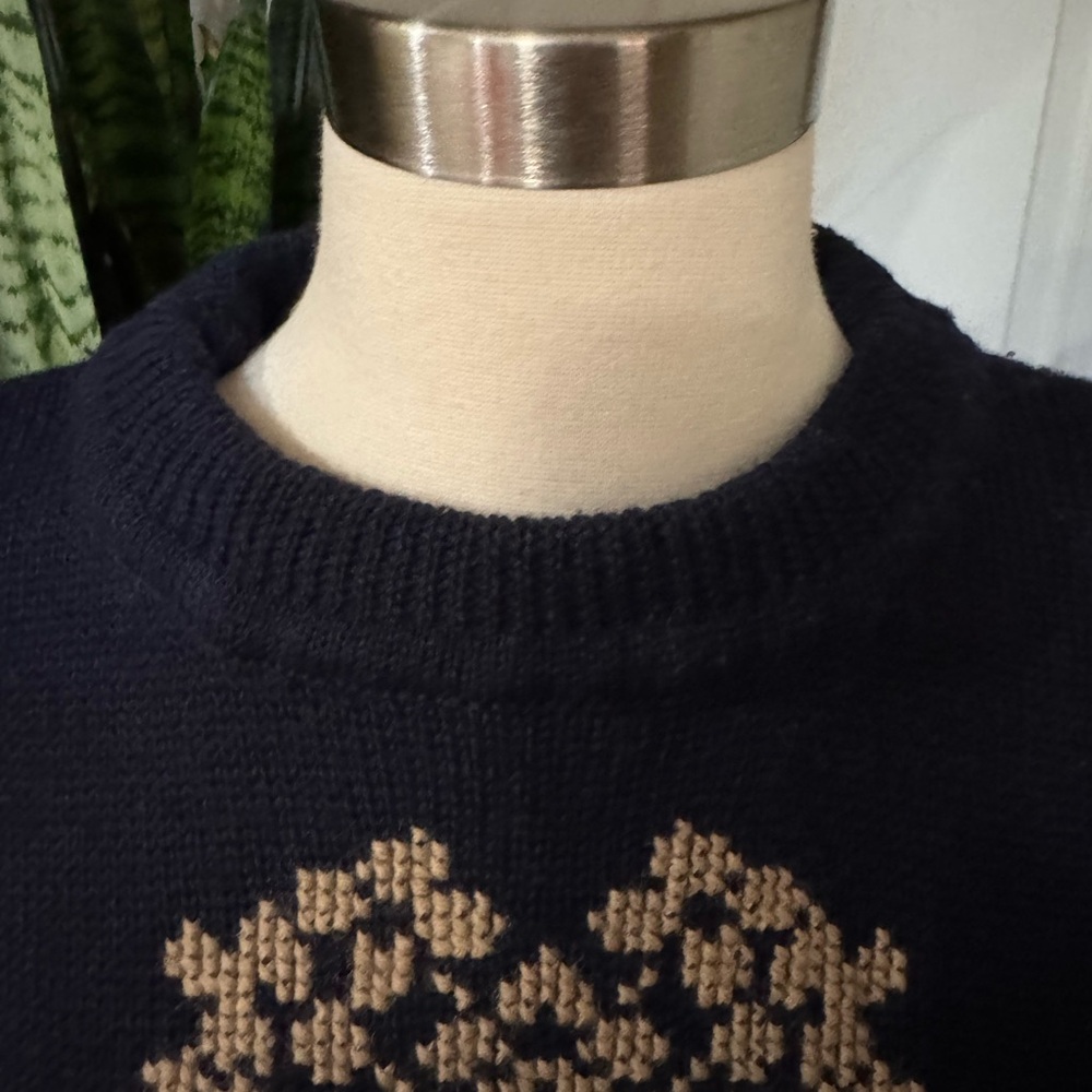 Vintage 100% Wool Crest Intarsia Navy Sweater Dark Academia Preppy L - Picture 6 of 8